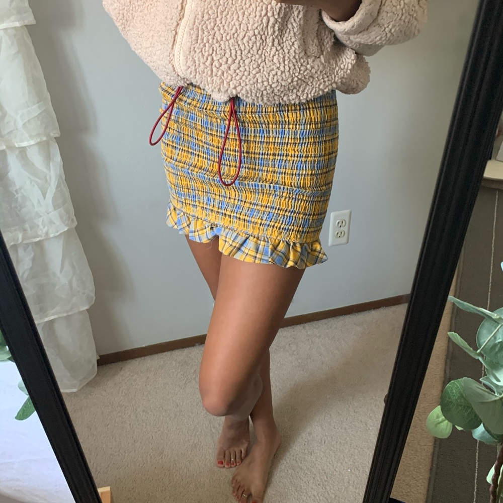 Yellow and blue plaid skirt. Flexible sizing ⬇️